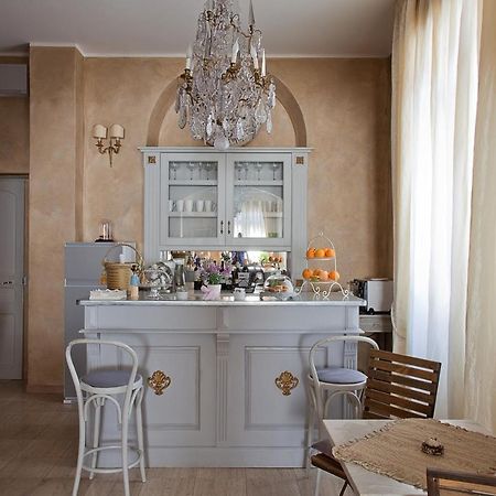 Hotel La Petite Maison Виареджо Екстериор снимка