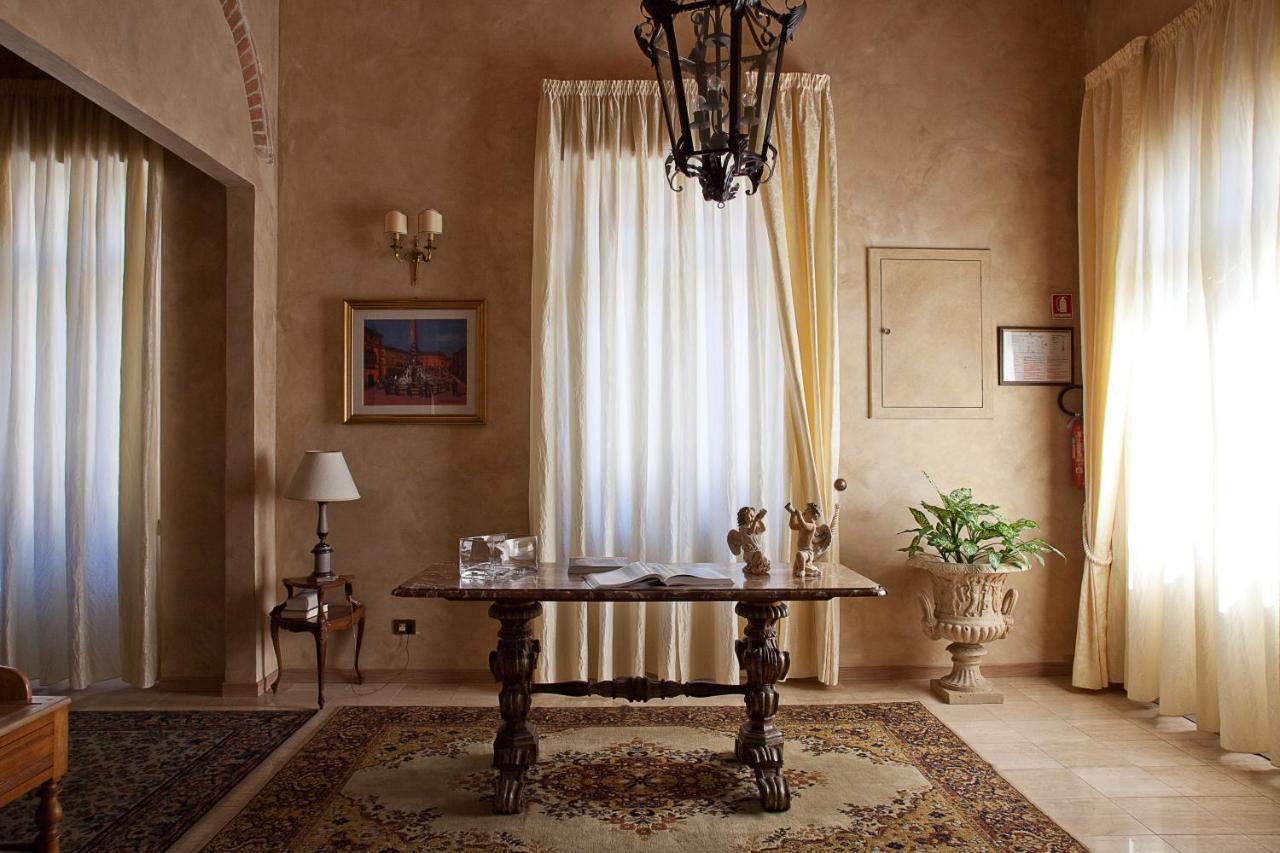 Hotel La Petite Maison Виареджо Екстериор снимка