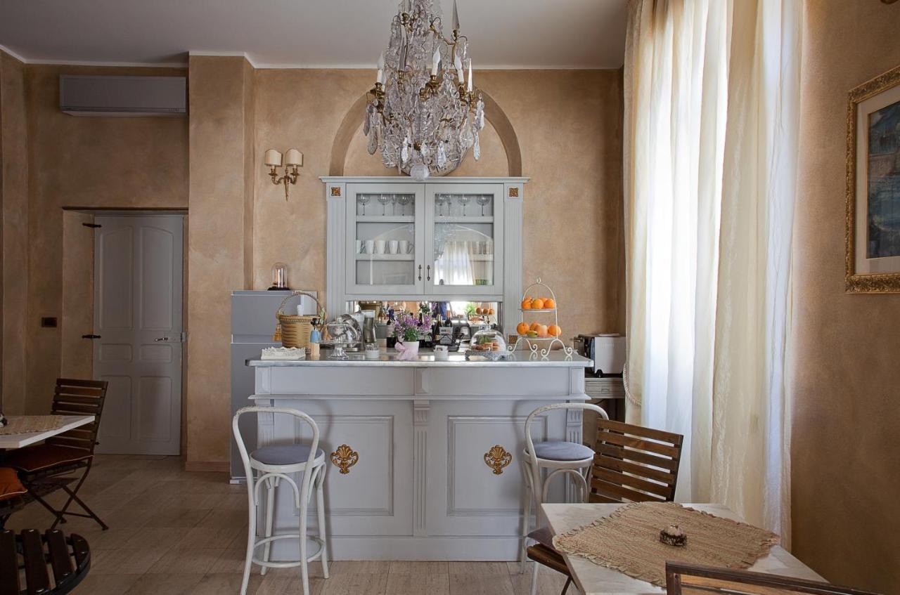 Hotel La Petite Maison Виареджо Екстериор снимка