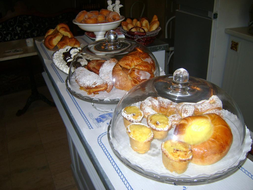 Hotel La Petite Maison Виареджо Екстериор снимка