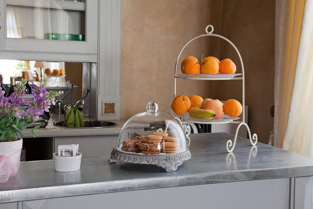 Hotel La Petite Maison Виареджо Екстериор снимка
