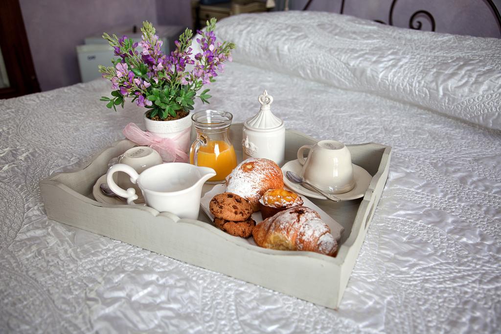 Hotel La Petite Maison Виареджо Екстериор снимка