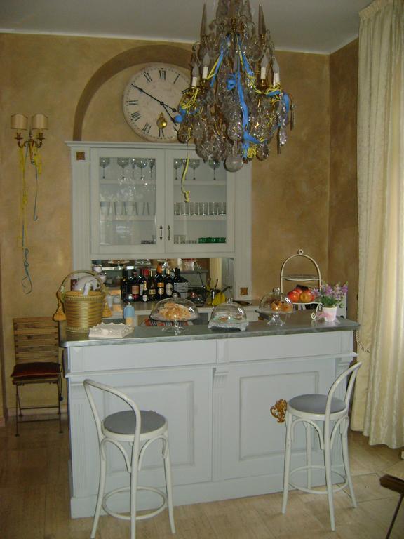 Hotel La Petite Maison Виареджо Екстериор снимка