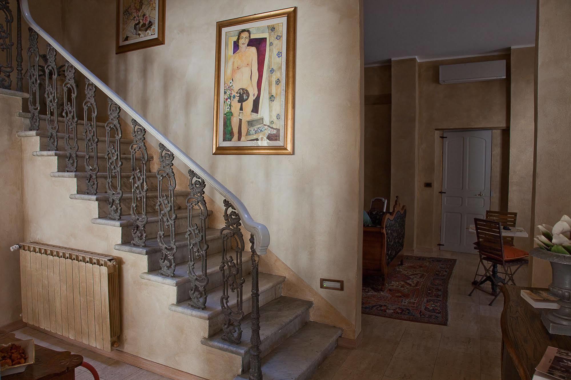 Hotel La Petite Maison Виареджо Екстериор снимка