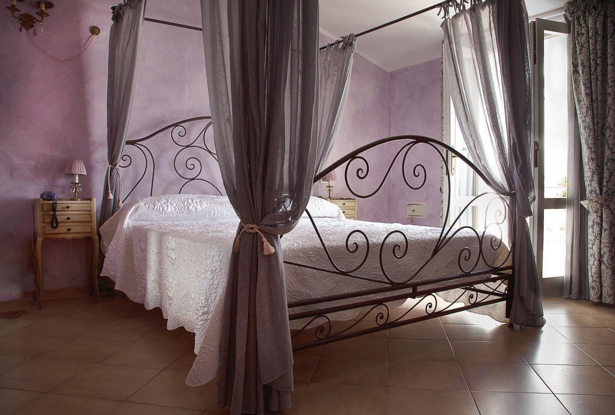 Hotel La Petite Maison Виареджо Екстериор снимка