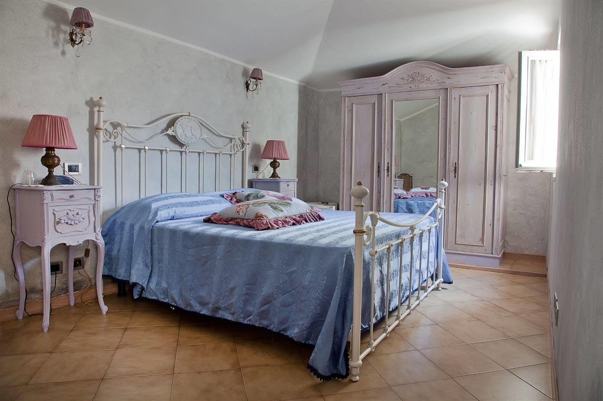 Hotel La Petite Maison Виареджо Екстериор снимка