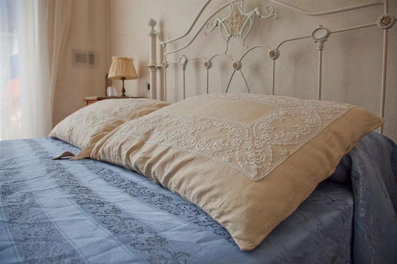 Hotel La Petite Maison Виареджо Екстериор снимка