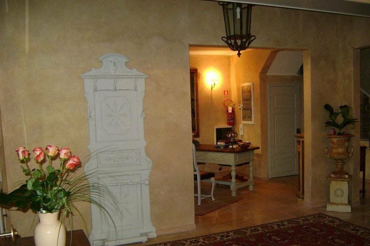 Hotel La Petite Maison Виареджо Екстериор снимка