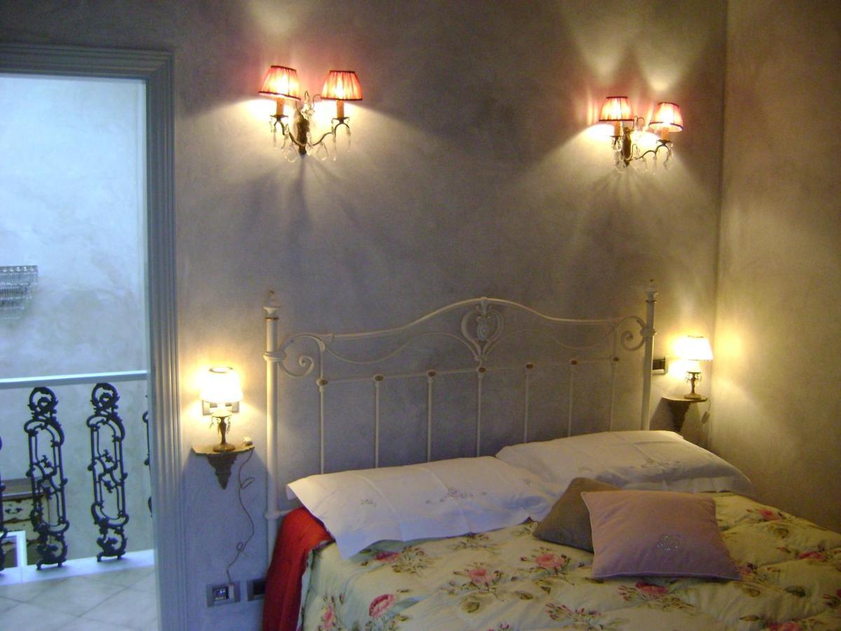 Hotel La Petite Maison Виареджо Стая снимка
